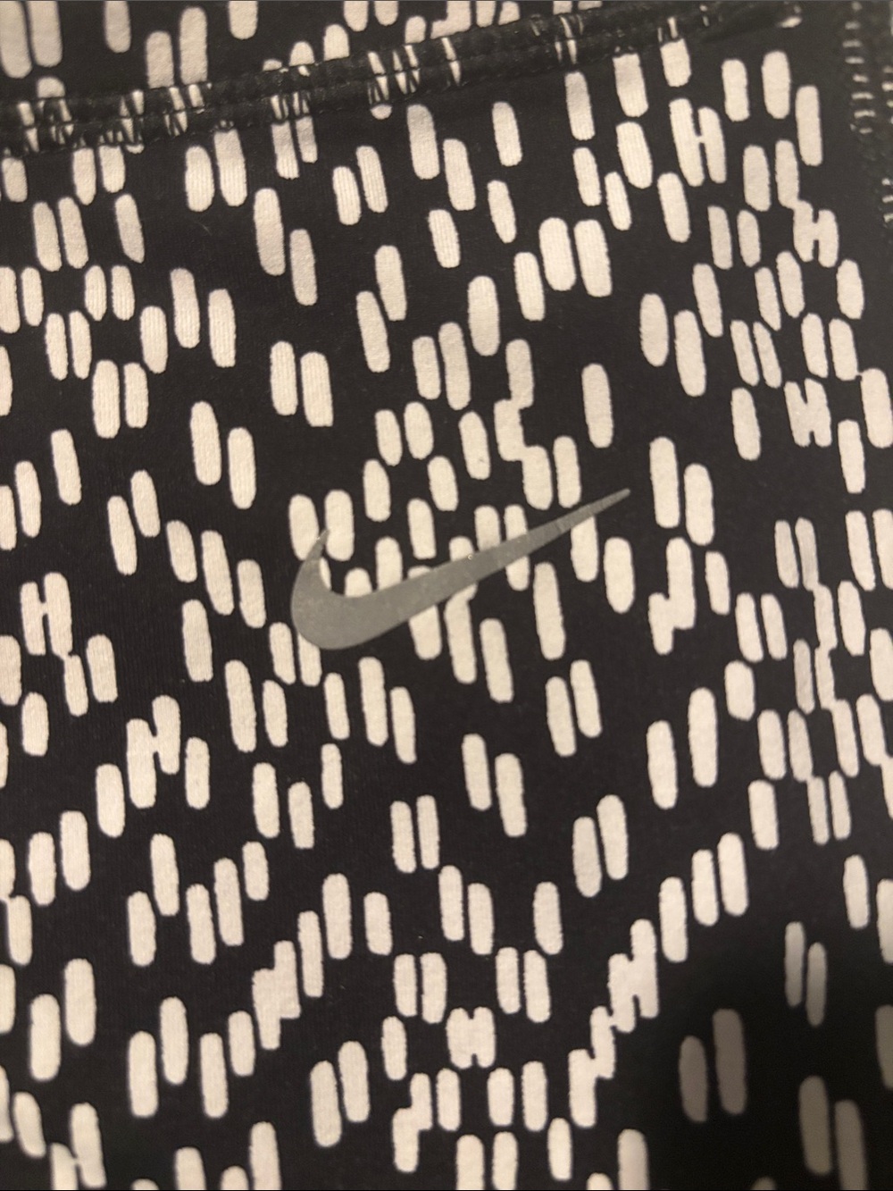Nike Black & White Patterned Leggings with mesh size M Like new. - Picture 4 of 5